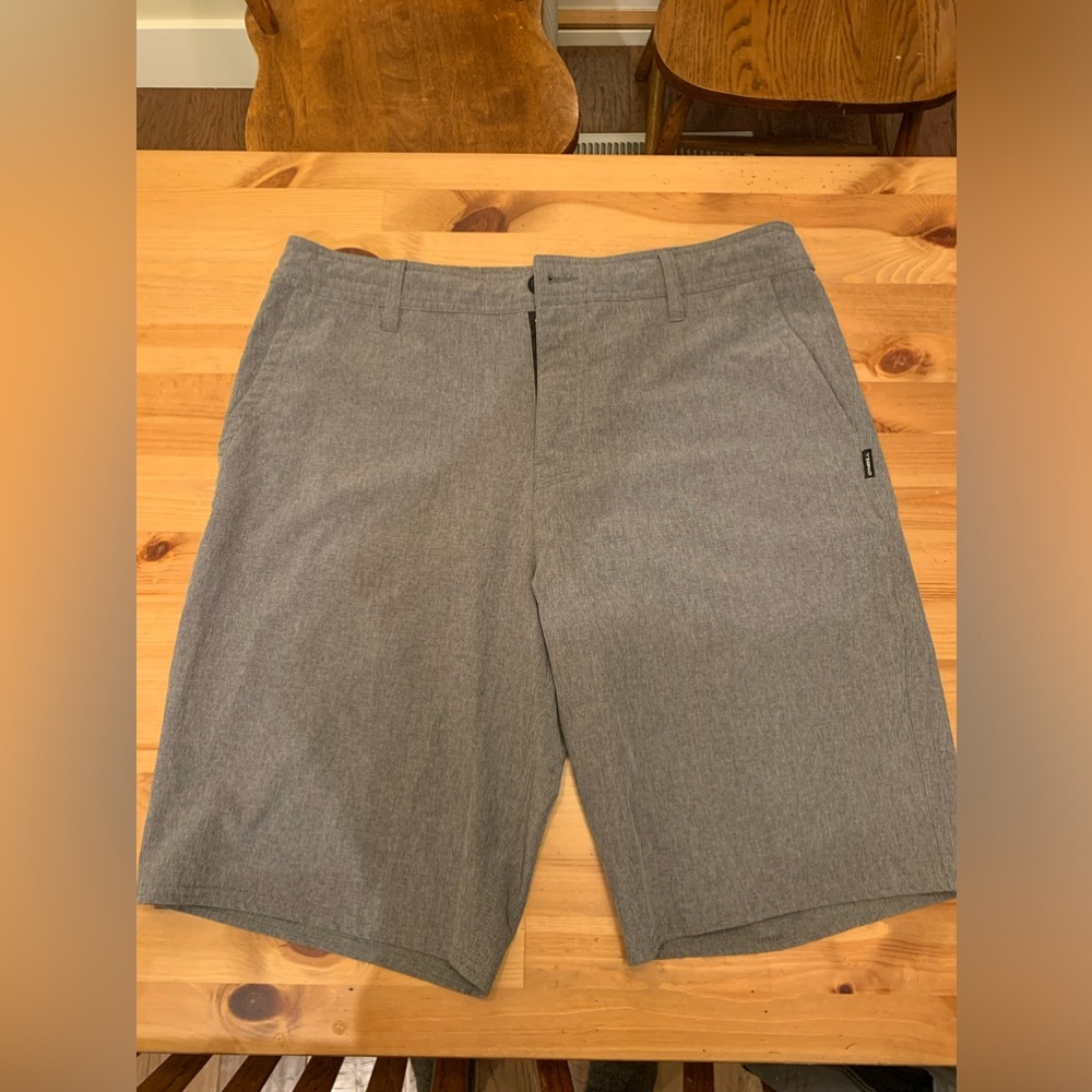Men’s O’Neil Shorts no tags size 34